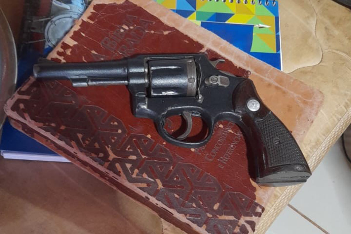 OPERAÇÃO POLICIAL EM CEREJEIRAS RESULTA EM PRISÕES E APREENSÕES DE DROGAS E ARMA DE FOGO
