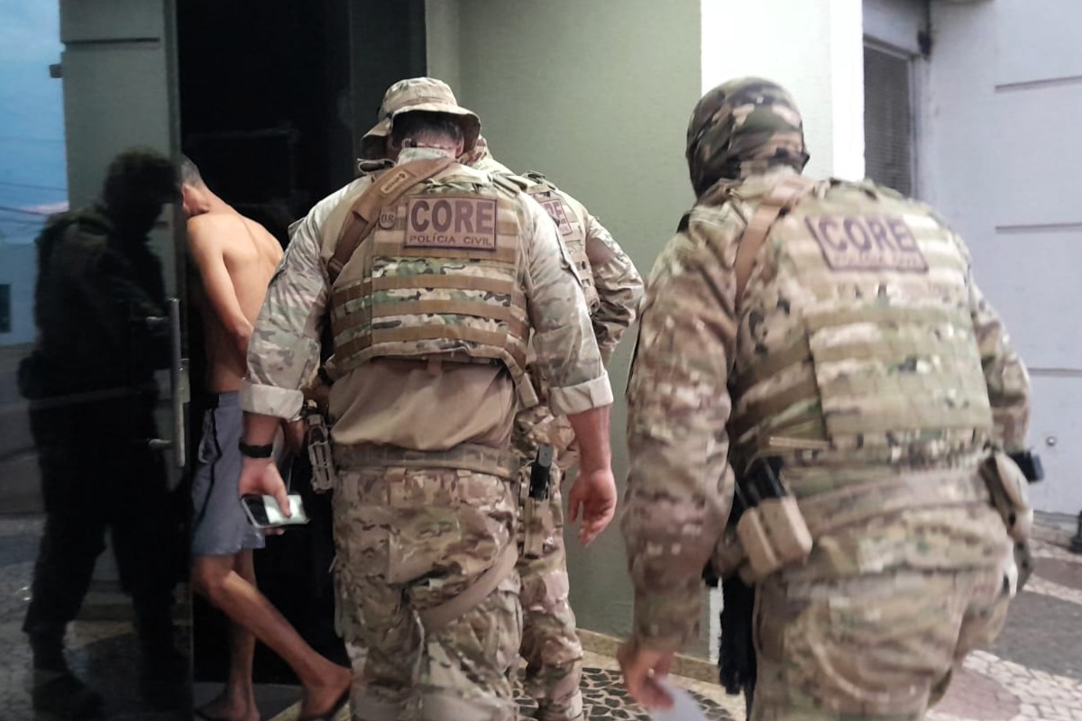 AÇÃO CONJUNTA ENTRE AS POLÍCIAS CIVIS DE RONDÔNIA E AMAZONAS RESULTA NA PRISÃO DE DOIS INVESTIGADOS POR ROUBO E HOMICÍDIO