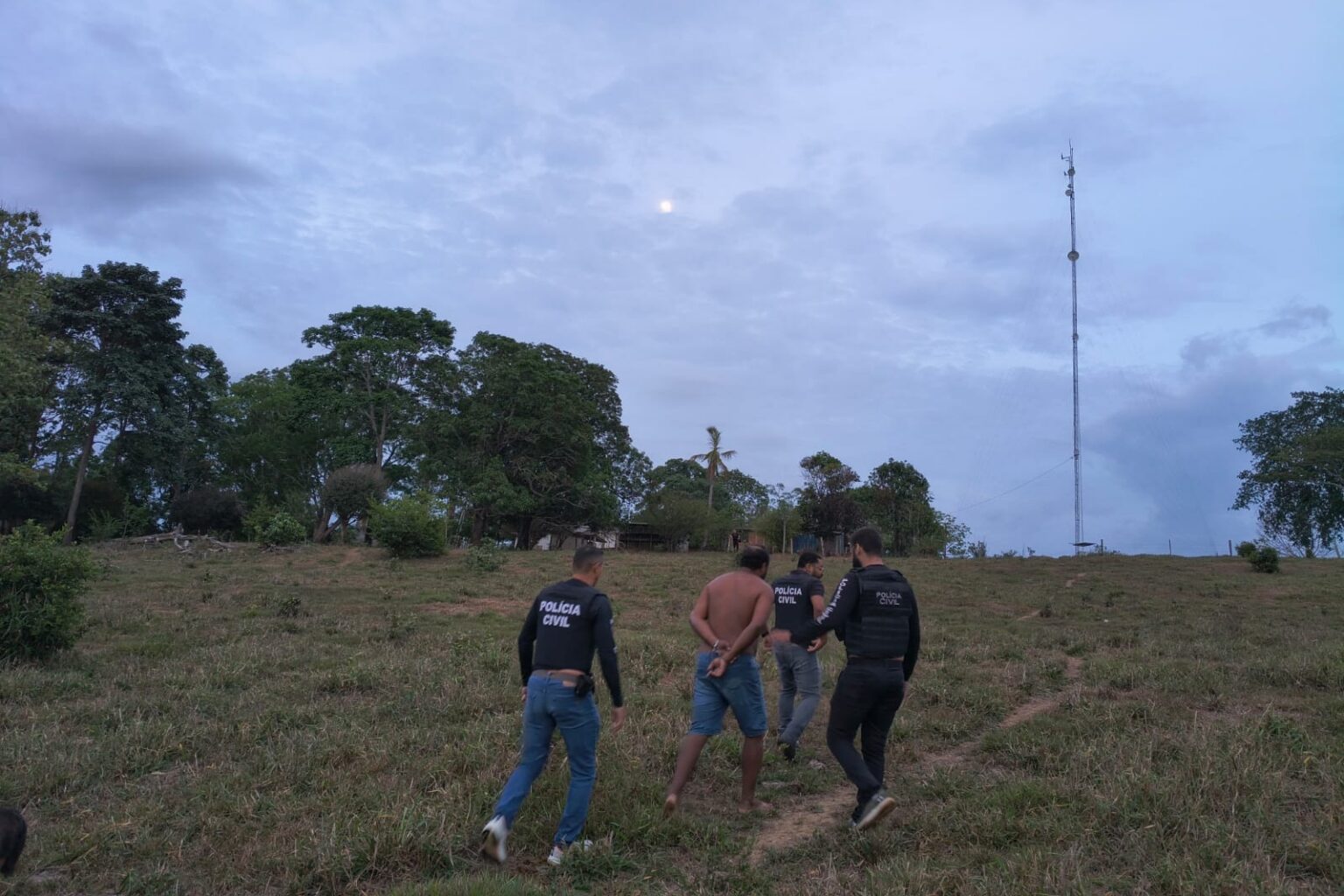 OPERAÇÃO INTEGRADA DA POLÍCIA CIVIL CUMPRE MANDADO DE PRISÃO CONTRA FORAGIDO DA JUSTIÇA